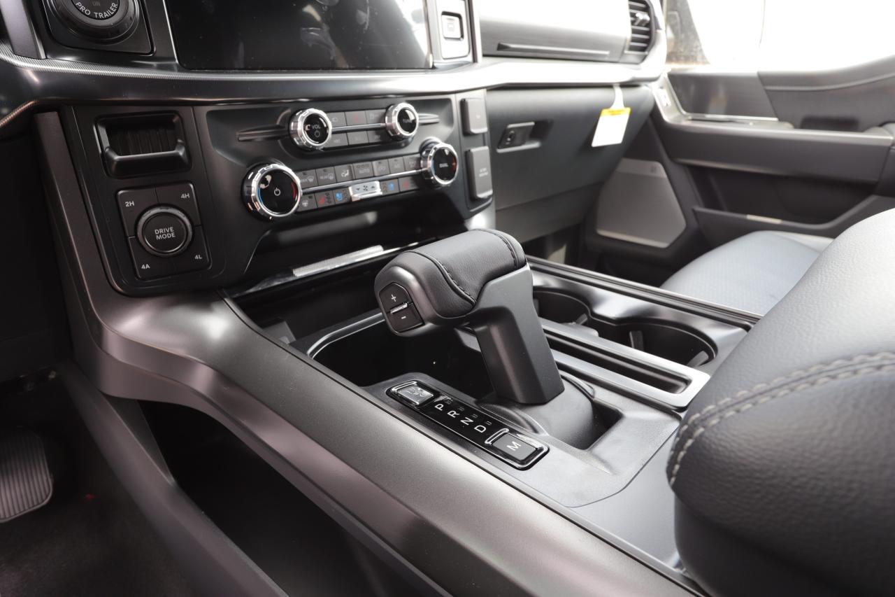2025 Ford F-150 Lariat 4WD SuperCrew 5.5' Box Photo5