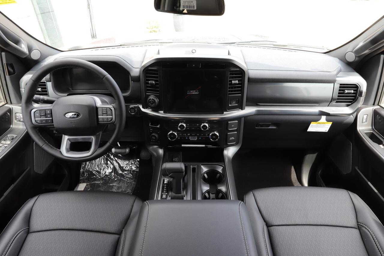 2025 Ford F-150 Lariat 4WD SuperCrew 5.5' Box Photo5