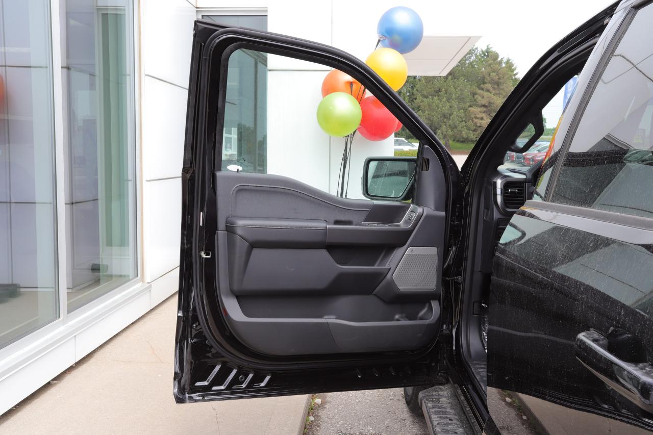 2025 Ford F-150 Lariat 4WD SuperCrew 5.5' Box Photo5