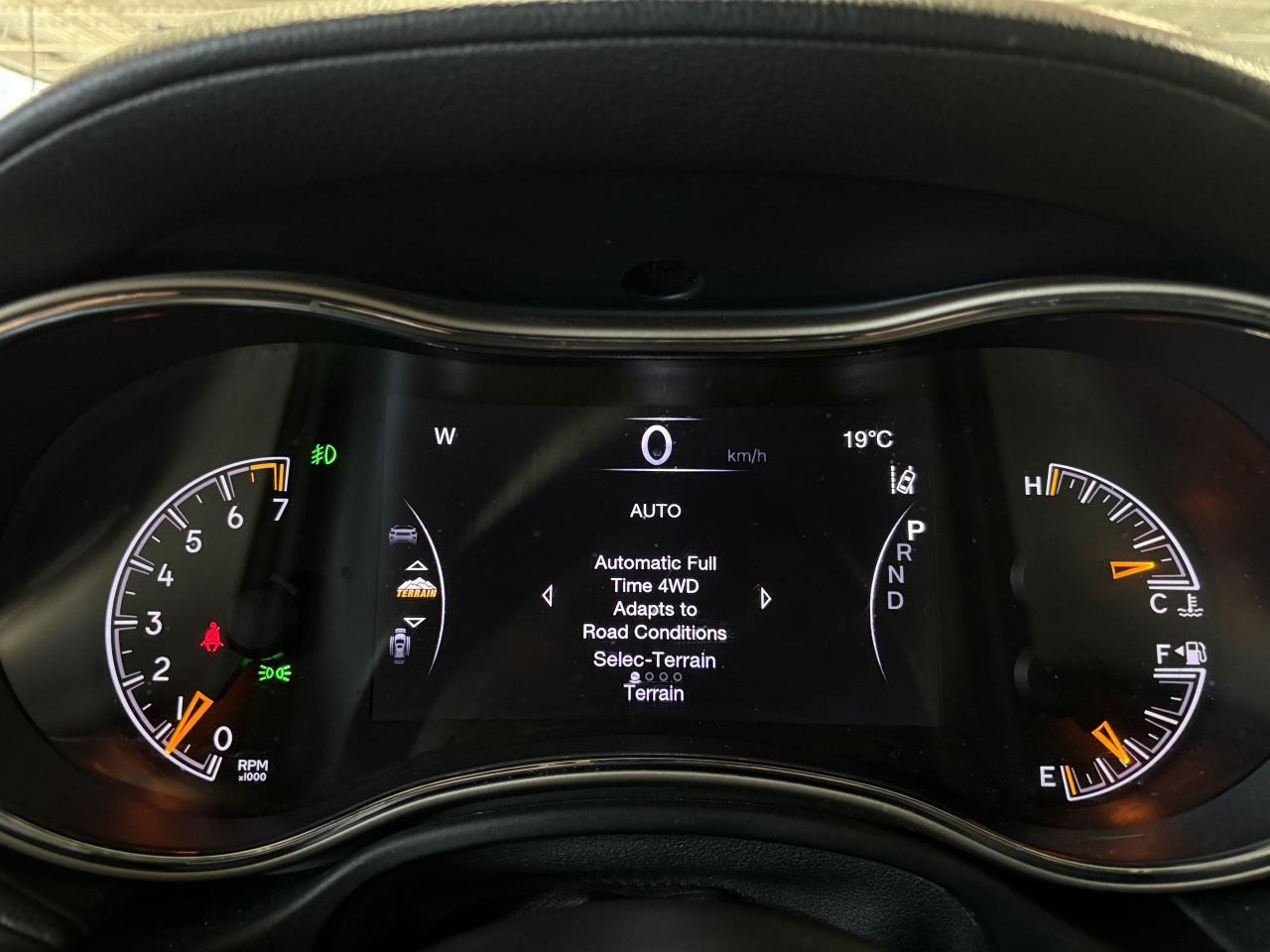 2017 Jeep Grand Cherokee Overland|4WD|NAV|LEATHRER|SELECTERRAIN|AIRSUSP|+++ - Photo #40
