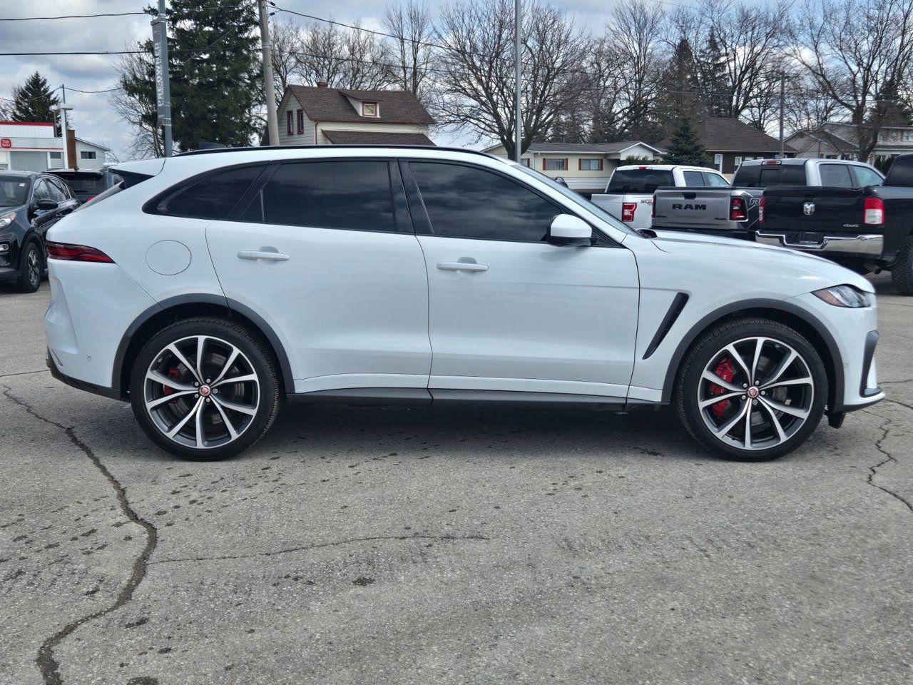 2021 Jaguar F-PACE P550 SVR - Photo #4