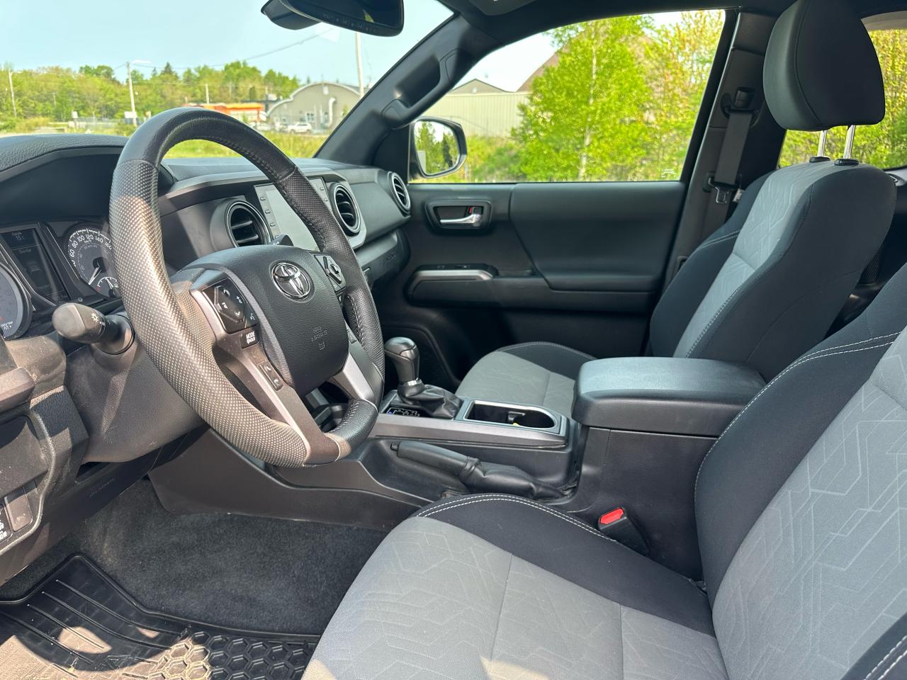 2022 Toyota Tacoma TRD Off Road Photo