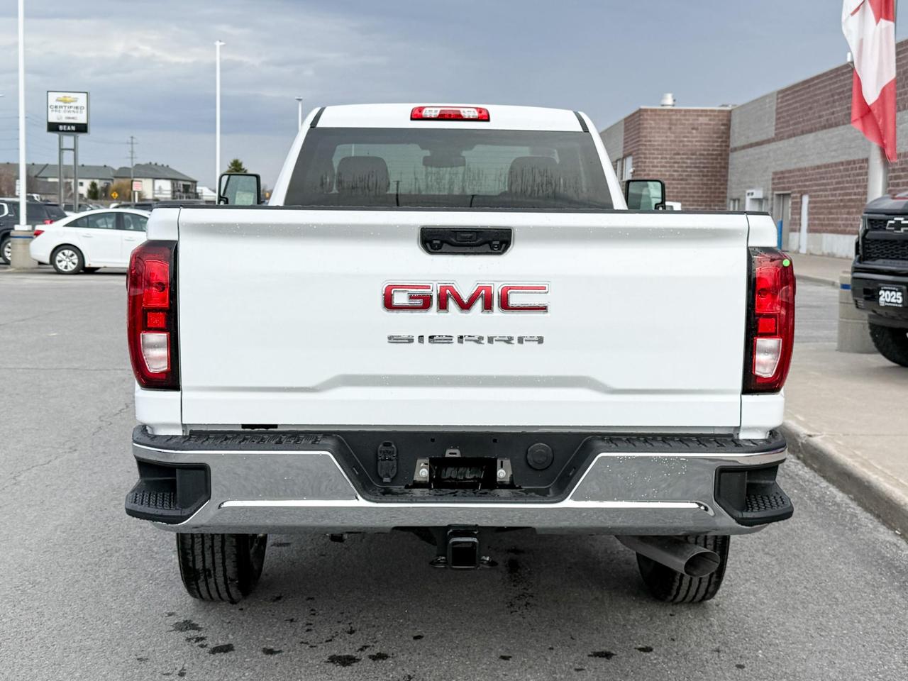 2025 GMC Sierra 2500 HD Pro 6.6L V8 WITH REMOTE ENTRY, HITCH GUIDANCE, HD REAR VISION CAMERA, APPLE CARPLAY AND ANDROID AUTO, SNOW PLOW PREP/CAMPER PACKAGE Photo