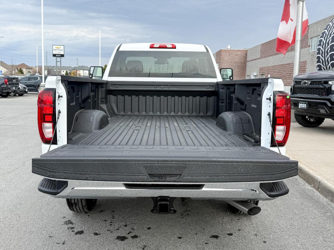 2025 GMC Sierra 2500 HD Pro 6.6L V8 WITH REMOTE ENTRY, HITCH GUIDANCE, HD REAR VISION CAMERA, APPLE CARPLAY AND ANDROID AUTO, SNOW PLOW PREP/CAMPER PACKAGE Photo
