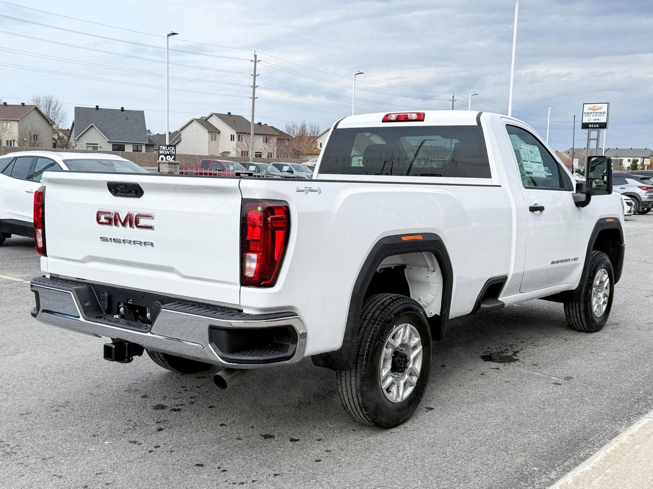 2025 GMC Sierra 2500 HD Pro 6.6L V8 WITH REMOTE ENTRY, HITCH GUIDANCE, HD REAR VISION CAMERA, APPLE CARPLAY AND ANDROID AUTO, SNOW PLOW PREP/CAMPER PACKAGE Photo