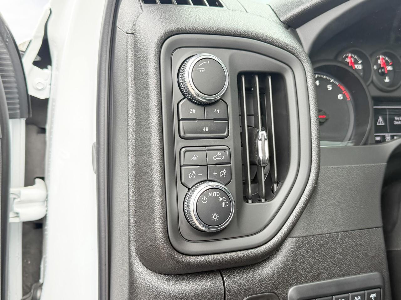 2025 GMC Sierra 2500 HD Pro 6.6L V8 WITH REMOTE ENTRY, HITCH GUIDANCE, HD REAR VISION CAMERA, APPLE CARPLAY AND ANDROID AUTO, SNOW PLOW PREP/CAMPER PACKAGE Photo