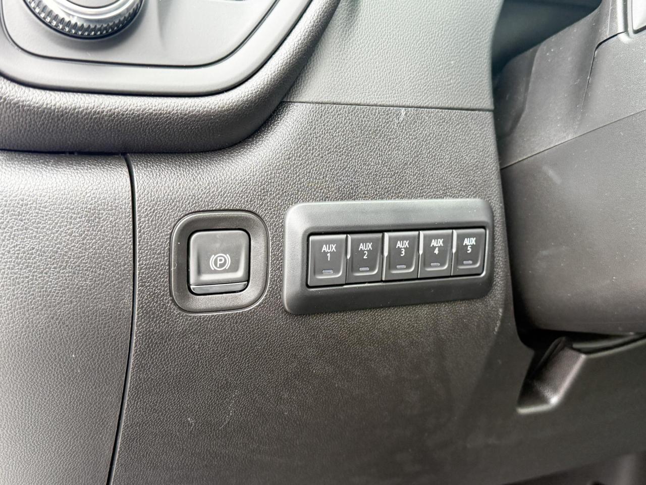 2025 GMC Sierra 2500 HD Pro 6.6L V8 WITH REMOTE ENTRY, HITCH GUIDANCE, HD REAR VISION CAMERA, APPLE CARPLAY AND ANDROID AUTO, SNOW PLOW PREP/CAMPER PACKAGE Photo