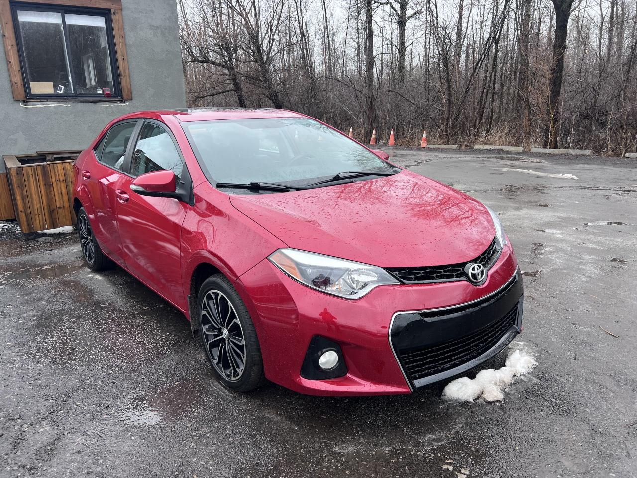 2016 Toyota Corolla LE - Photo #2