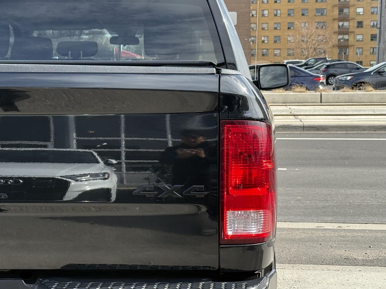 2018 RAM 1500 EXPRESS | ONE OWNER | NO ACCIDENTS | DEALER SERVIC - Photo #11