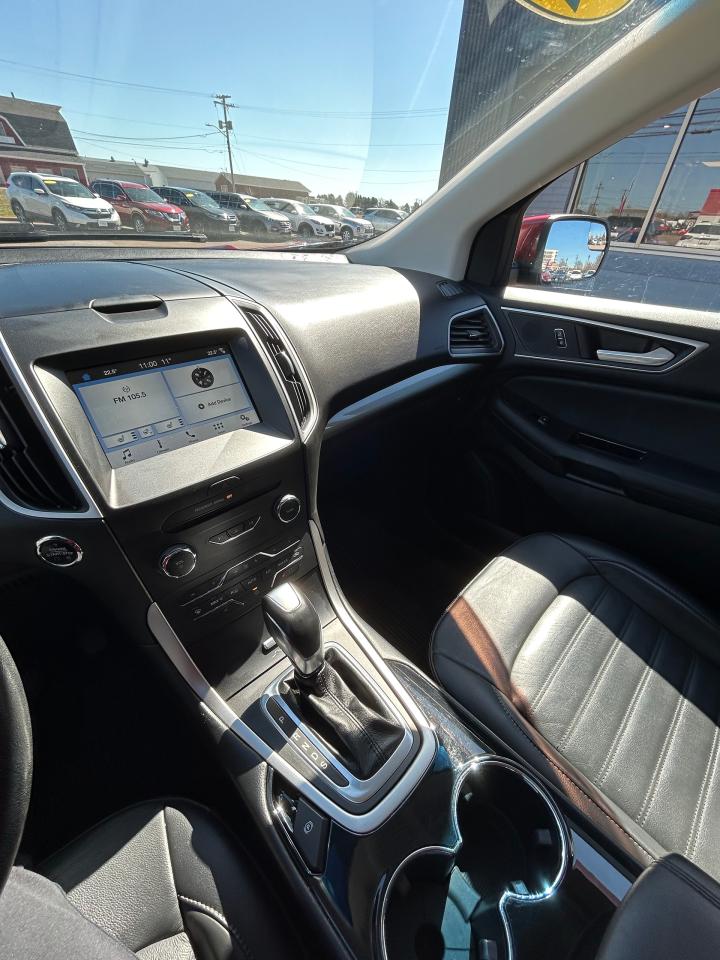 2017 Ford Edge SEL - Photo #10