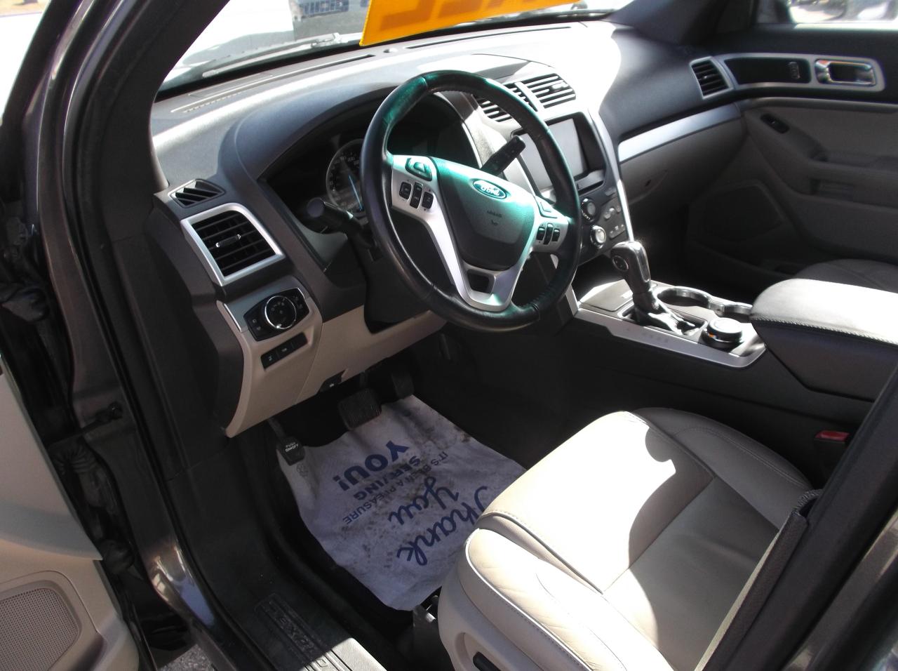 2015 Ford Explorer AWD XLT 3 ROW - Photo #6