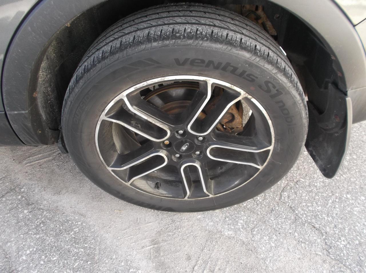 2015 Ford Explorer AWD XLT 3 ROW - Photo #9