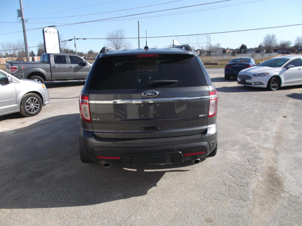 2015 Ford Explorer AWD XLT 3 ROW Photo3