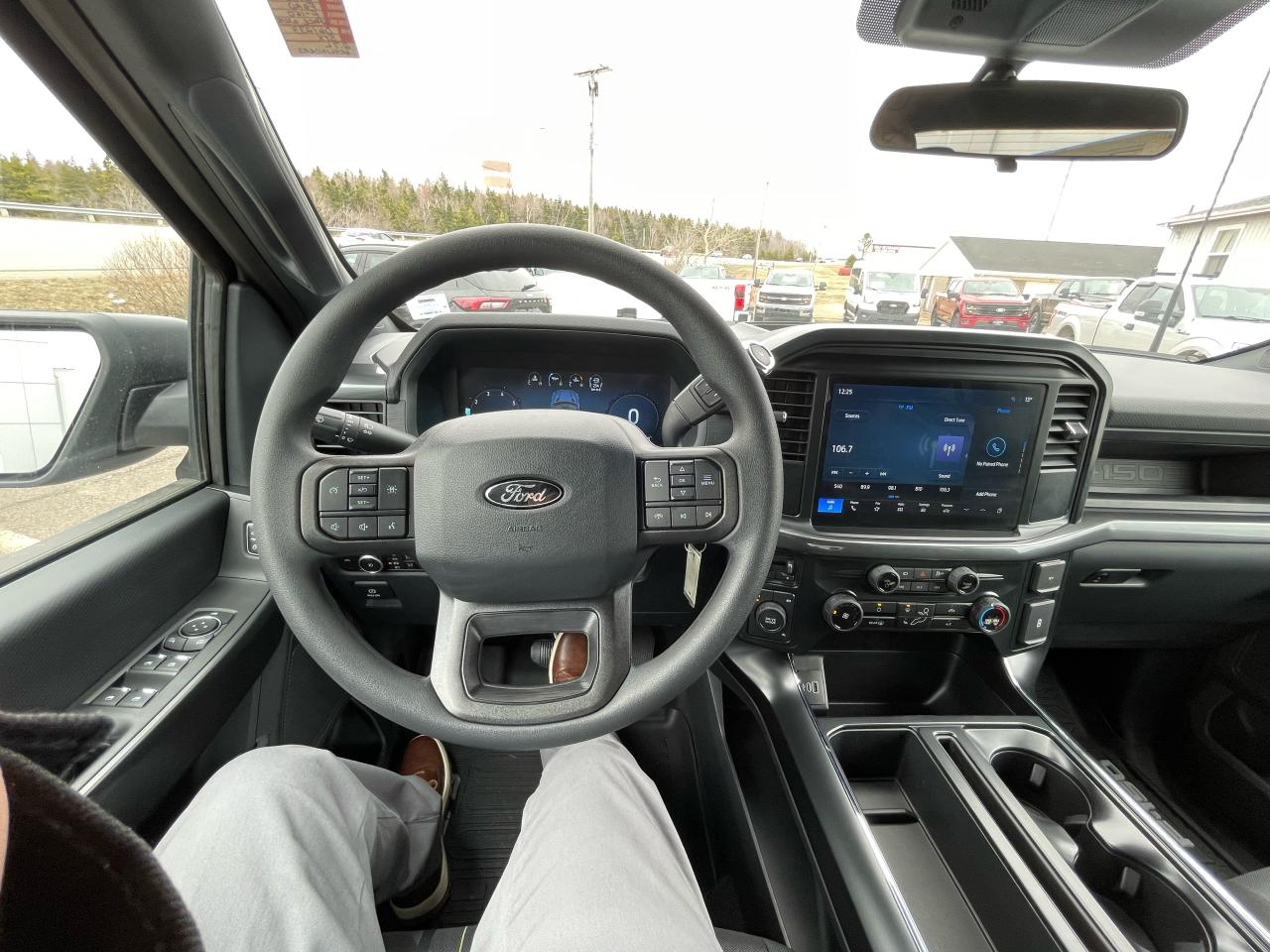 2025 Ford F-150 STX 4WD SuperCrew 5.5' Box Photo5