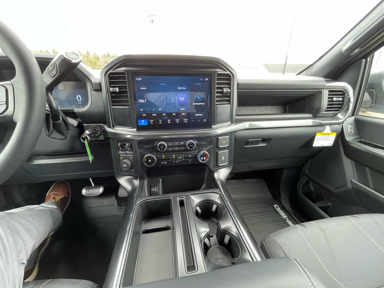 2025 Ford F-150 STX 4WD SuperCrew 5.5' Box Photo5