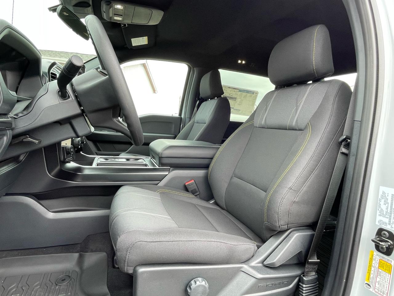 2025 Ford F-150 STX 4WD SuperCrew 5.5' Box Photo5