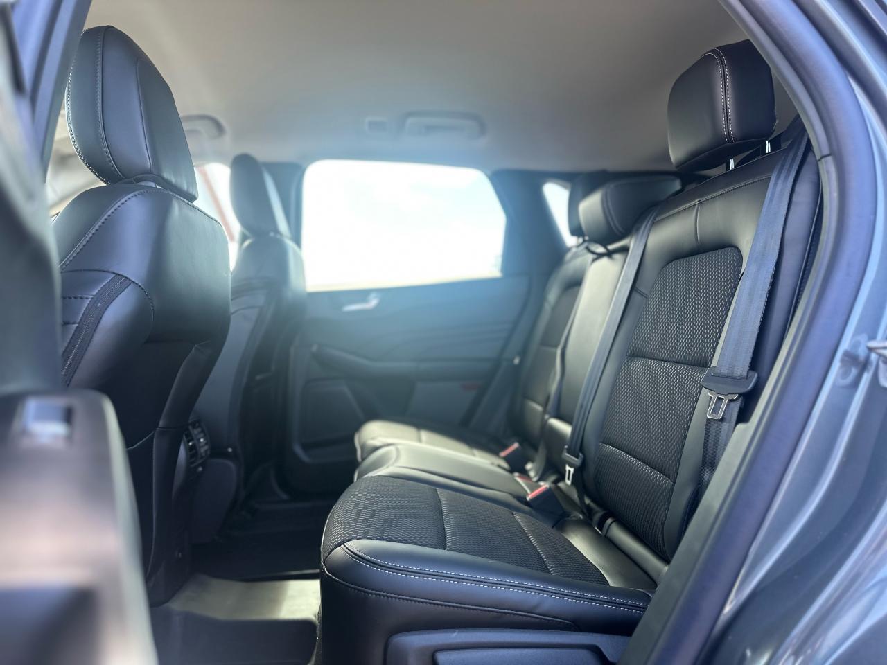 2025 Ford Escape PHEV FWD Photo5