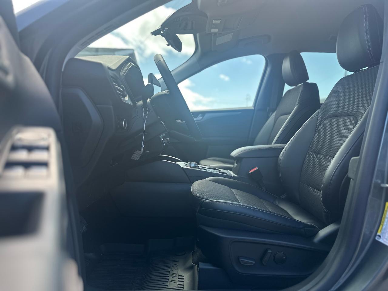 2025 Ford Escape PHEV FWD Photo5