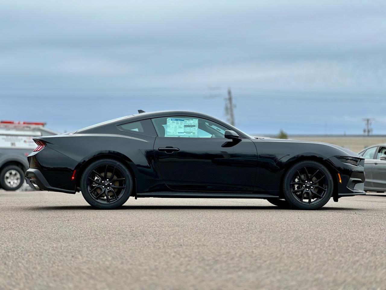 2025 Ford Mustang EcoBoost Fastback Photo3