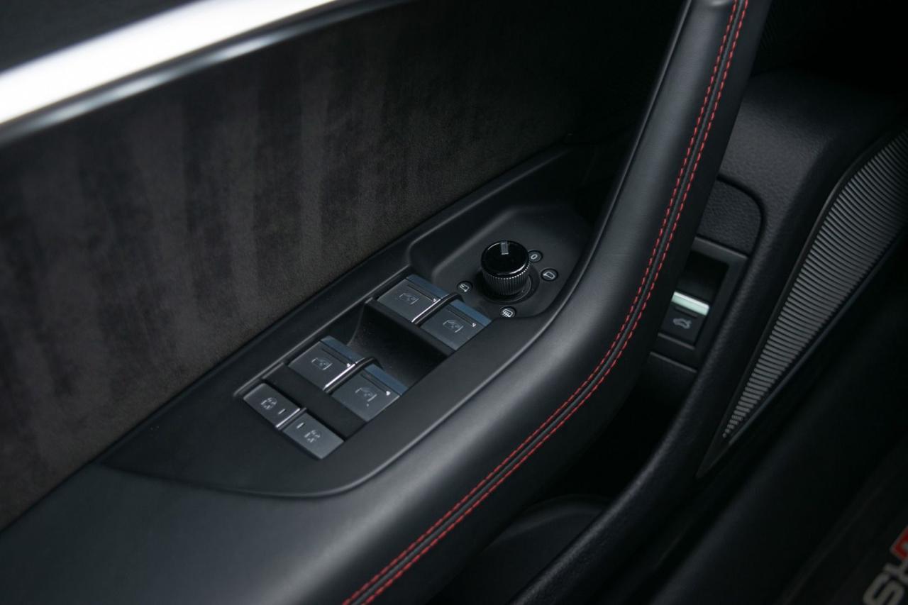 2021 Audi RS 6 Avant quattro Dynamic, Carbon Optics, Exclusive Matte - Photo #8