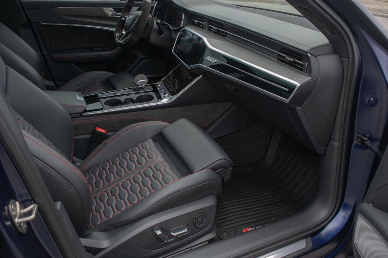 2021 Audi RS 6 Avant quattro Dynamic, Carbon Optics, Exclusive Matte - Photo #20
