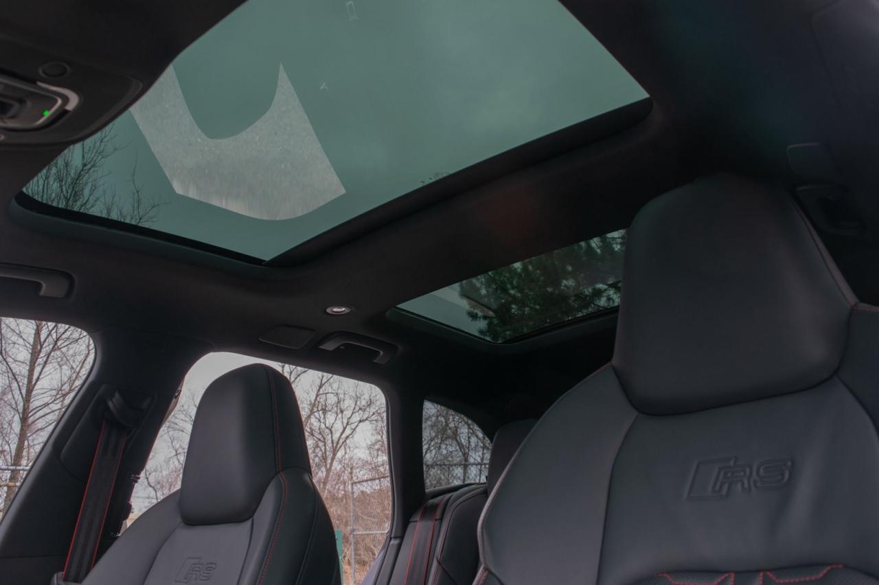 2021 Audi RS 6 Avant quattro Dynamic, Carbon Optics, Exclusive Matte - Photo #23