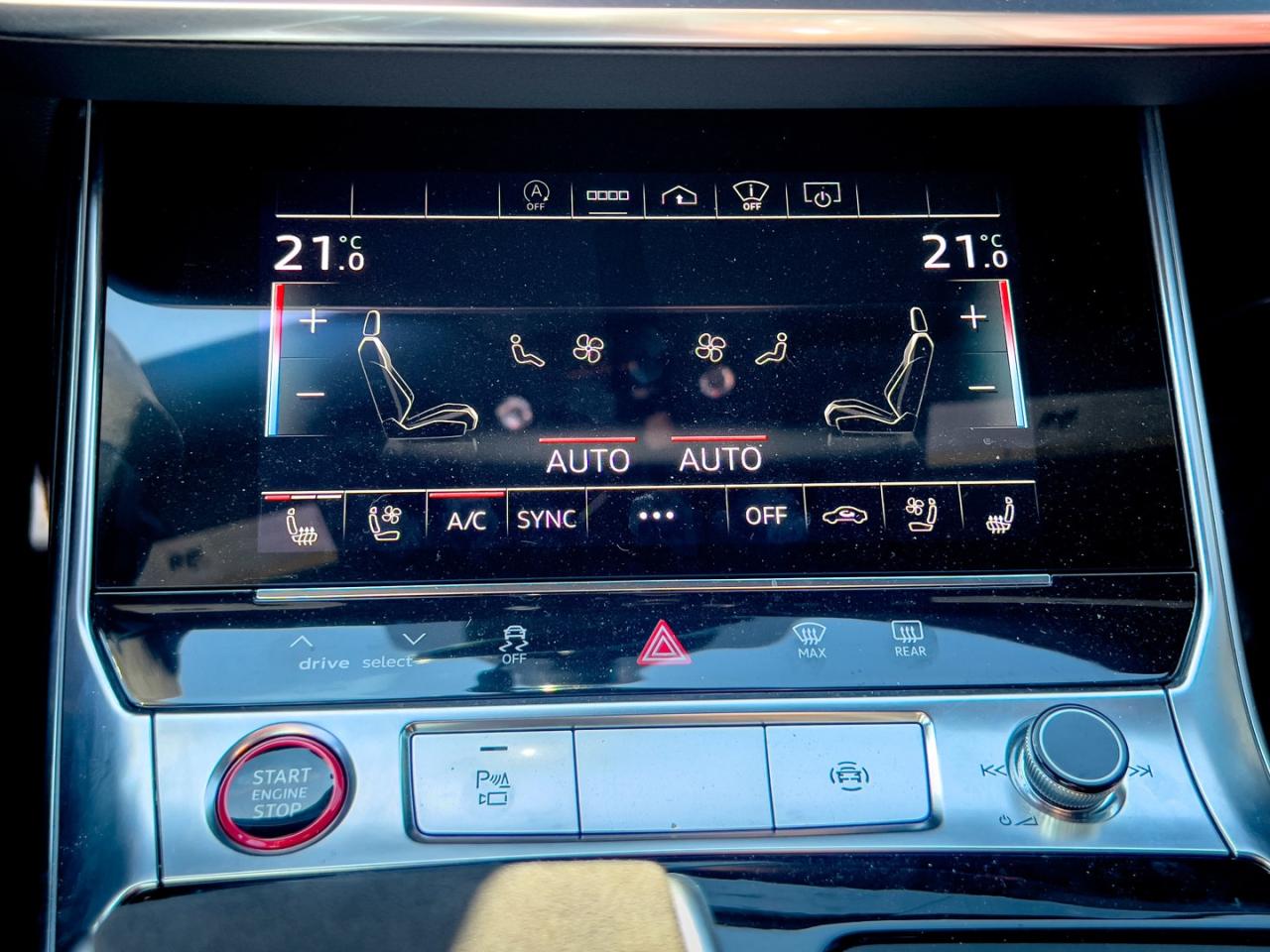 2021 Audi RS 6 Avant quattro Dynamic, Carbon Optics, Exclusive Matte - Photo #20