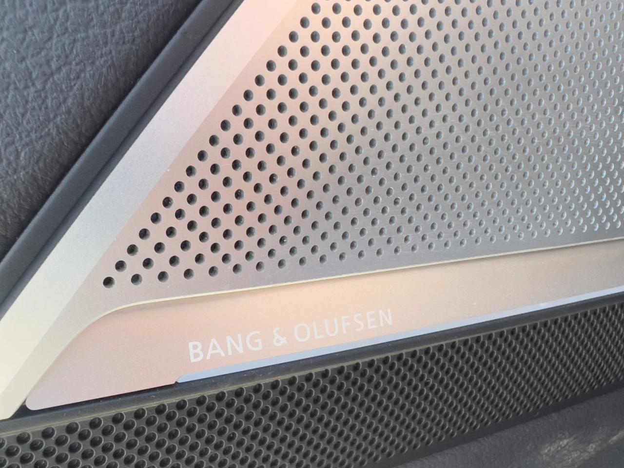 2021 Audi RS 6 Avant quattro Dynamic, Carbon Optics, Exclusive Matte - Photo #22