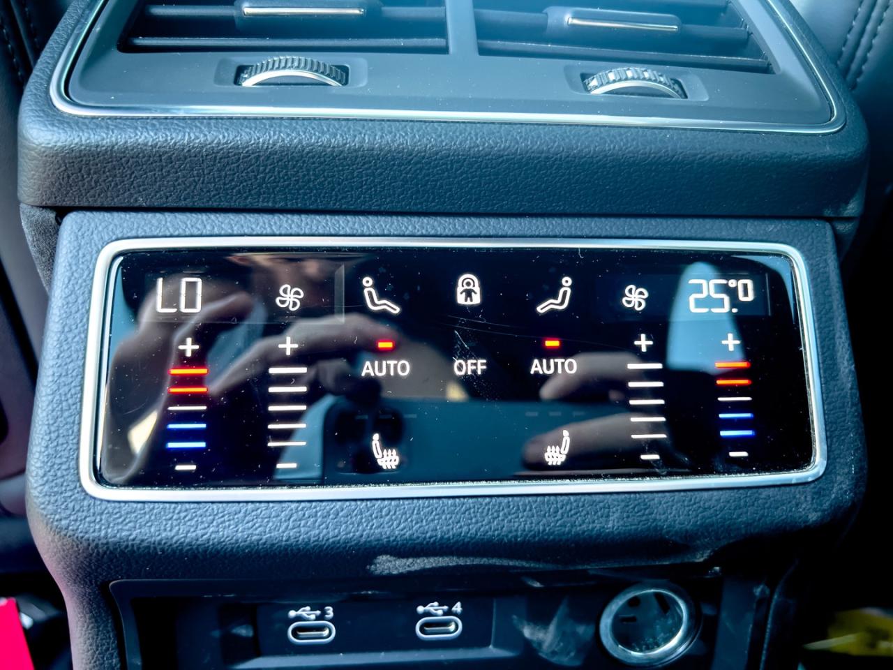 2021 Audi RS 6 Avant quattro Dynamic, Carbon Optics, Exclusive Matte - Photo #25