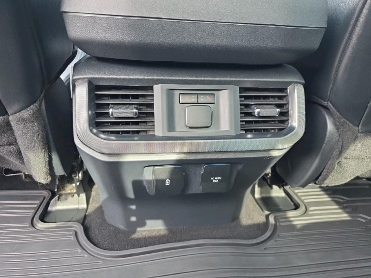 2024 Ford F-150 Platinum HYBRID POWERBOOST Photo