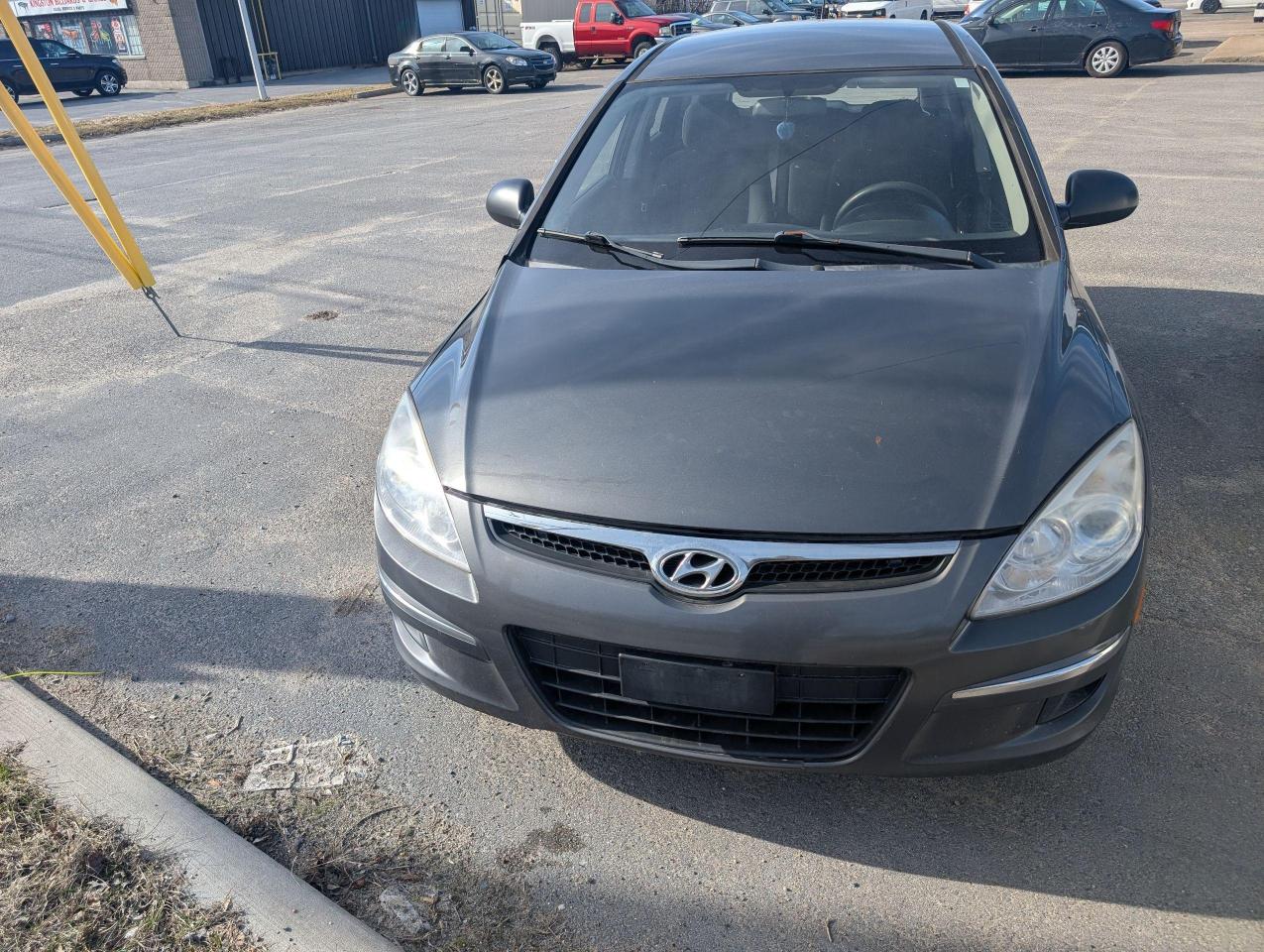 2009 Hyundai Elantra Touring L - Photo #2