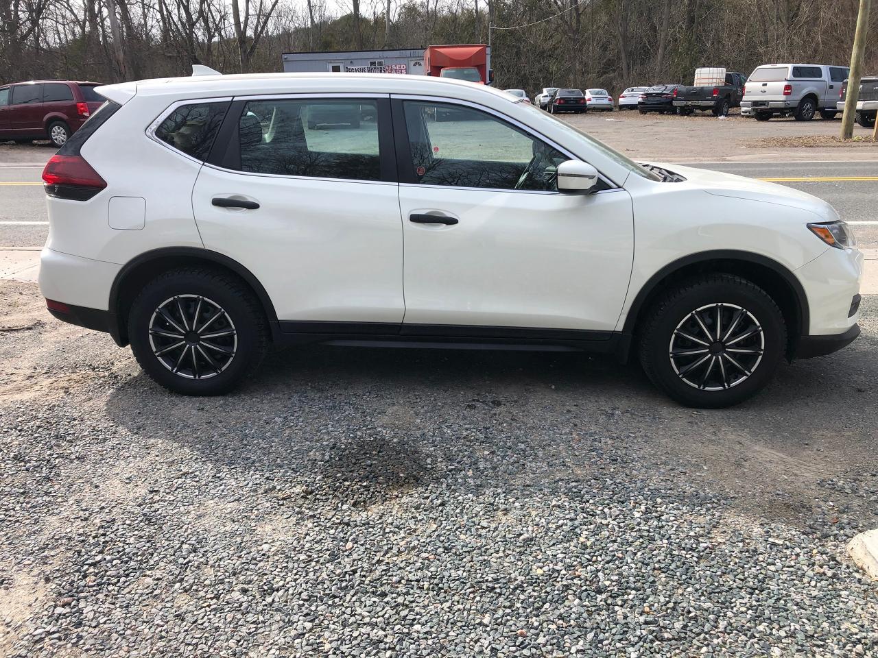 2019 Nissan Rogue AWD S - Photo #4