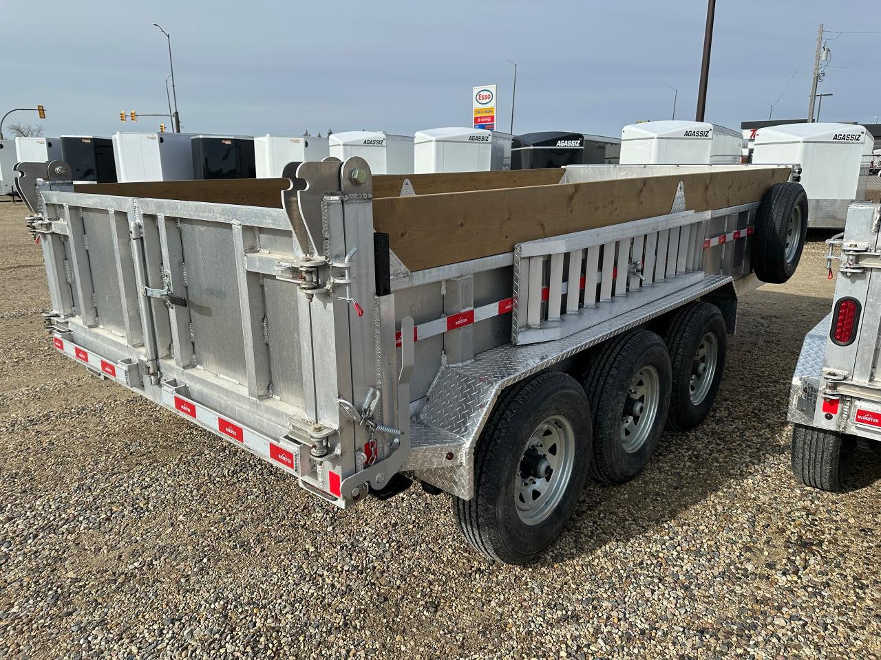 2025 Nordtek Dump Trailer 82" X 16' Triple Axle Dump Trailer Photo5
