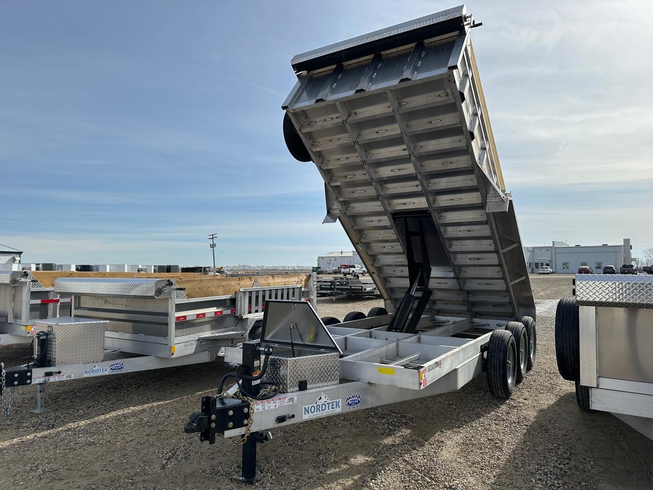 2025 Nordtek Dump Trailer 82" X 16' Triple Axle Dump Trailer Photo5
