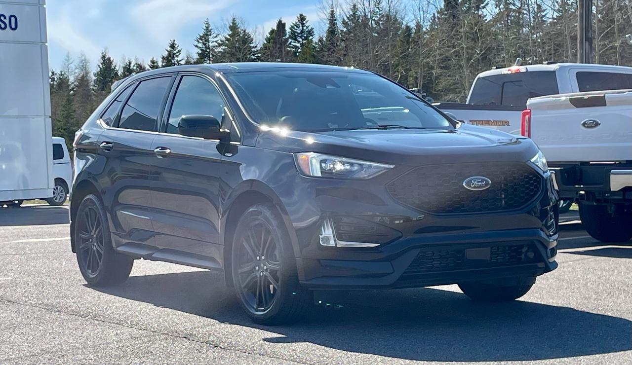 2022 Ford Edge ST LINE AWD Photo2