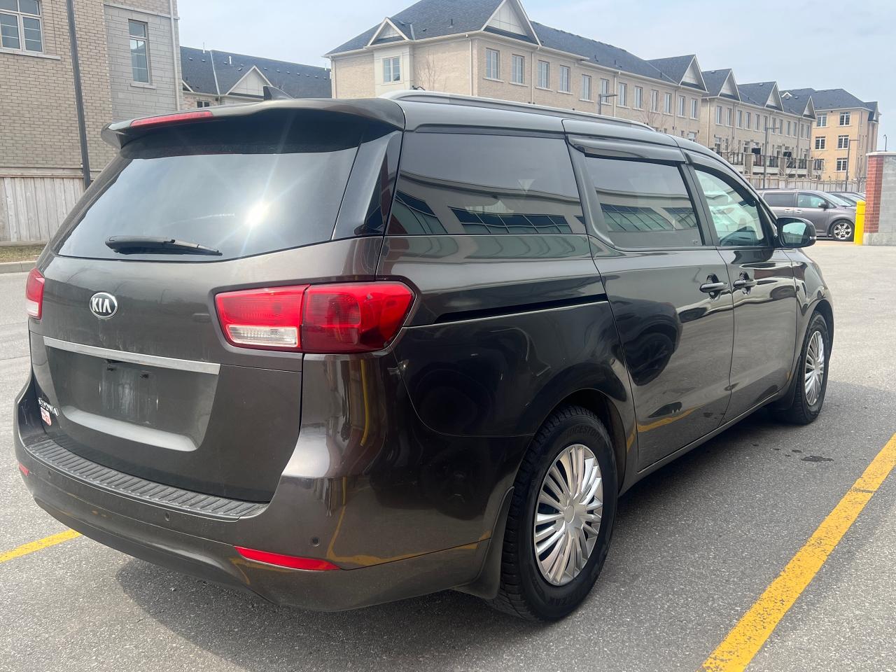 2015 Kia Sedona LX CERTIFIED Photo4