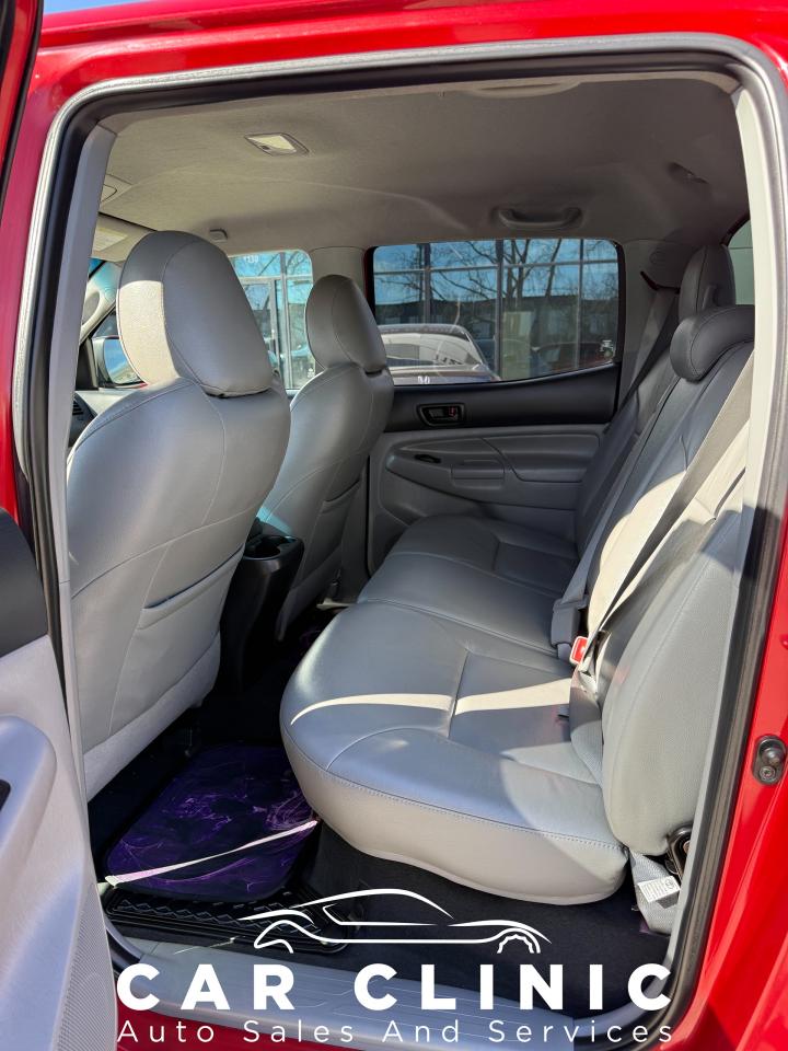 2014 Toyota Tacoma  - Photo #12