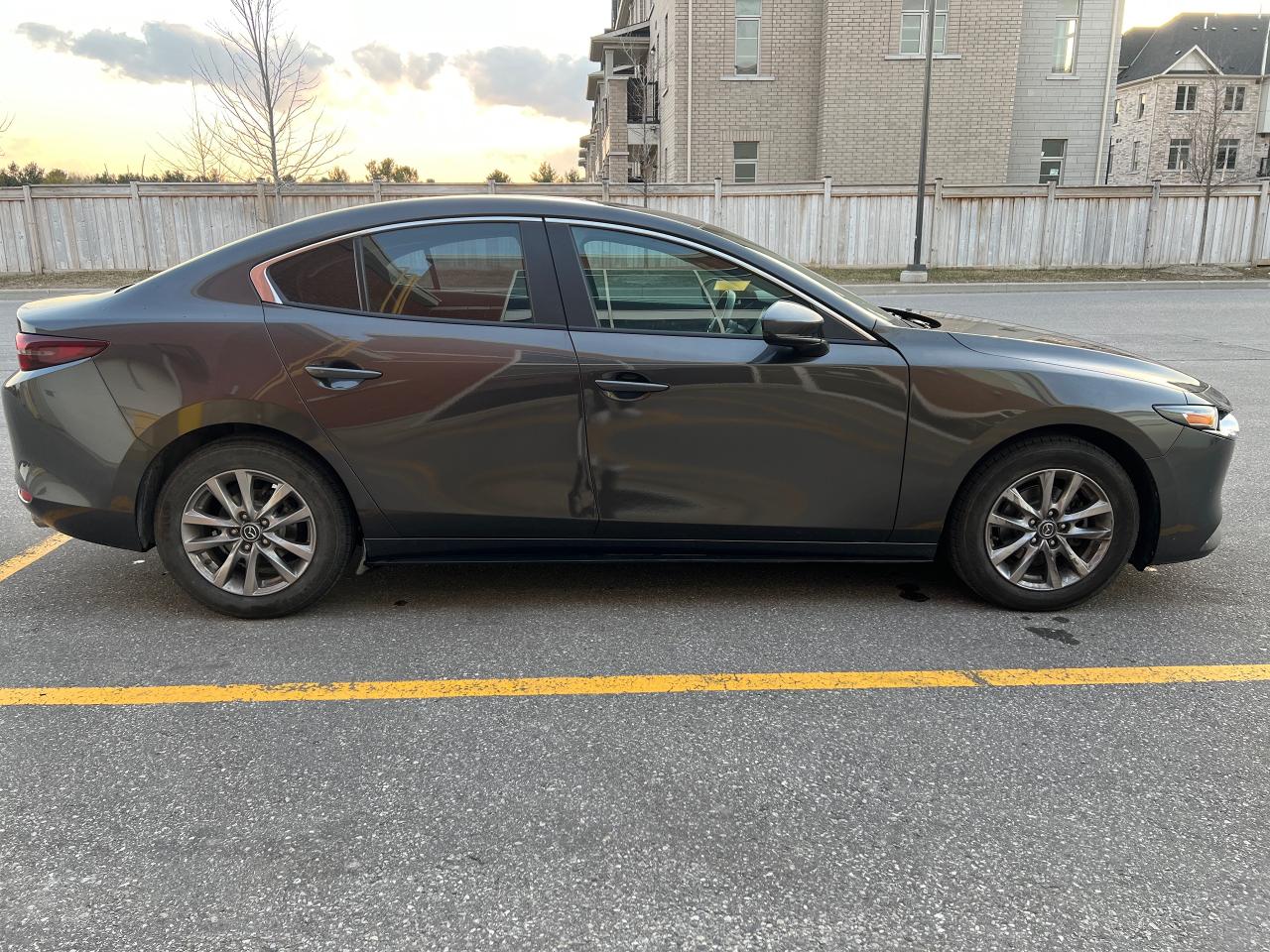 2021 Mazda MAZDA3 Auto FWD CERTIFIED Photo2