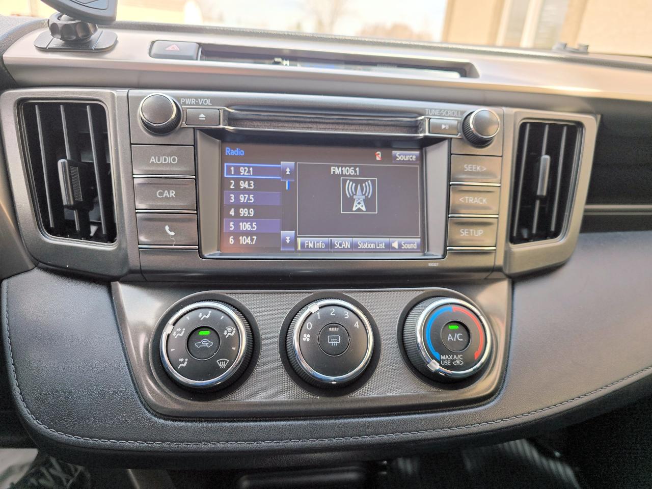 2015 Toyota RAV4 AWD 4dr LE - Photo #16
