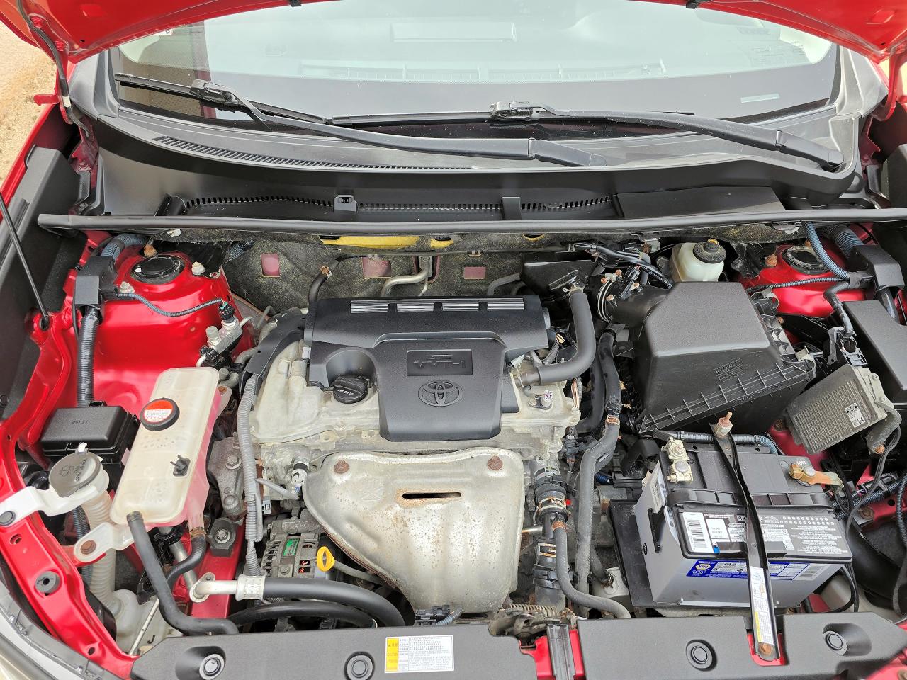 2015 Toyota RAV4 AWD 4dr LE - Photo #4