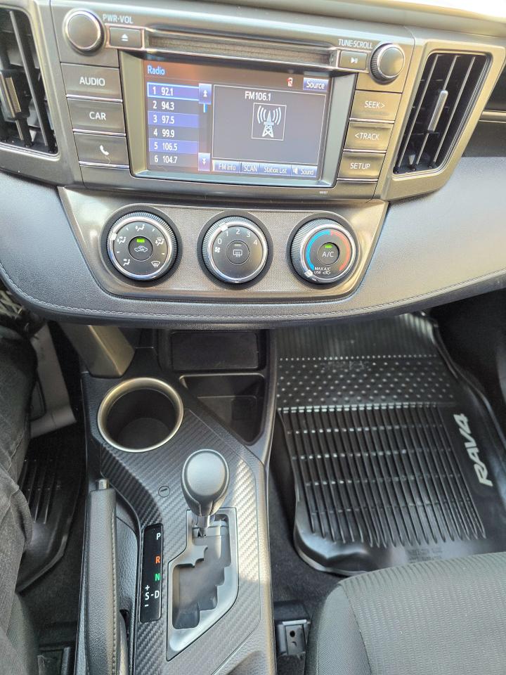 2015 Toyota RAV4 AWD 4dr LE - Photo #17