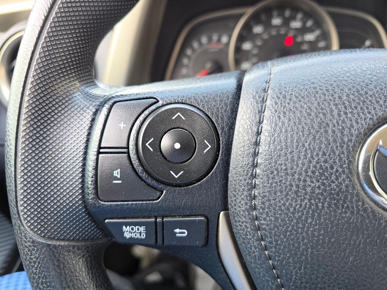 2015 Toyota RAV4 AWD 4dr LE - Photo #12
