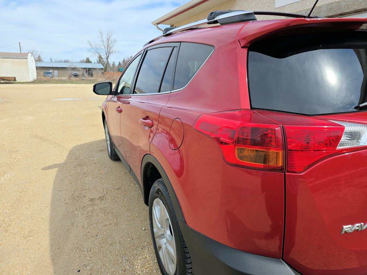 2015 Toyota RAV4 AWD 4dr LE - Photo #20