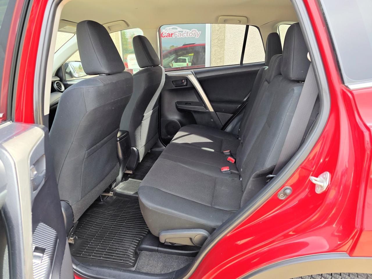 2015 Toyota RAV4 AWD 4dr LE - Photo #9