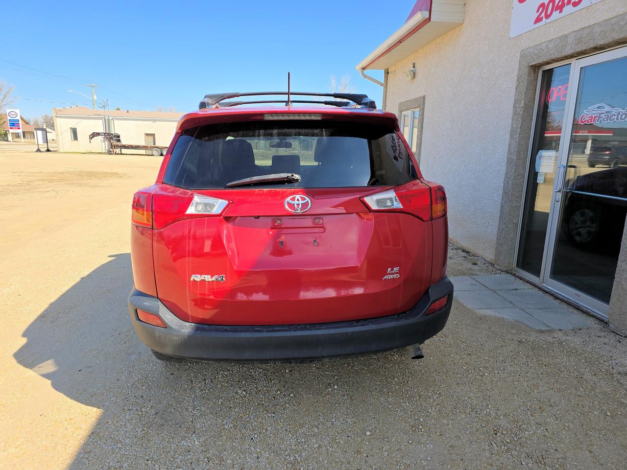 2015 Toyota RAV4 AWD 4dr LE - Photo #24