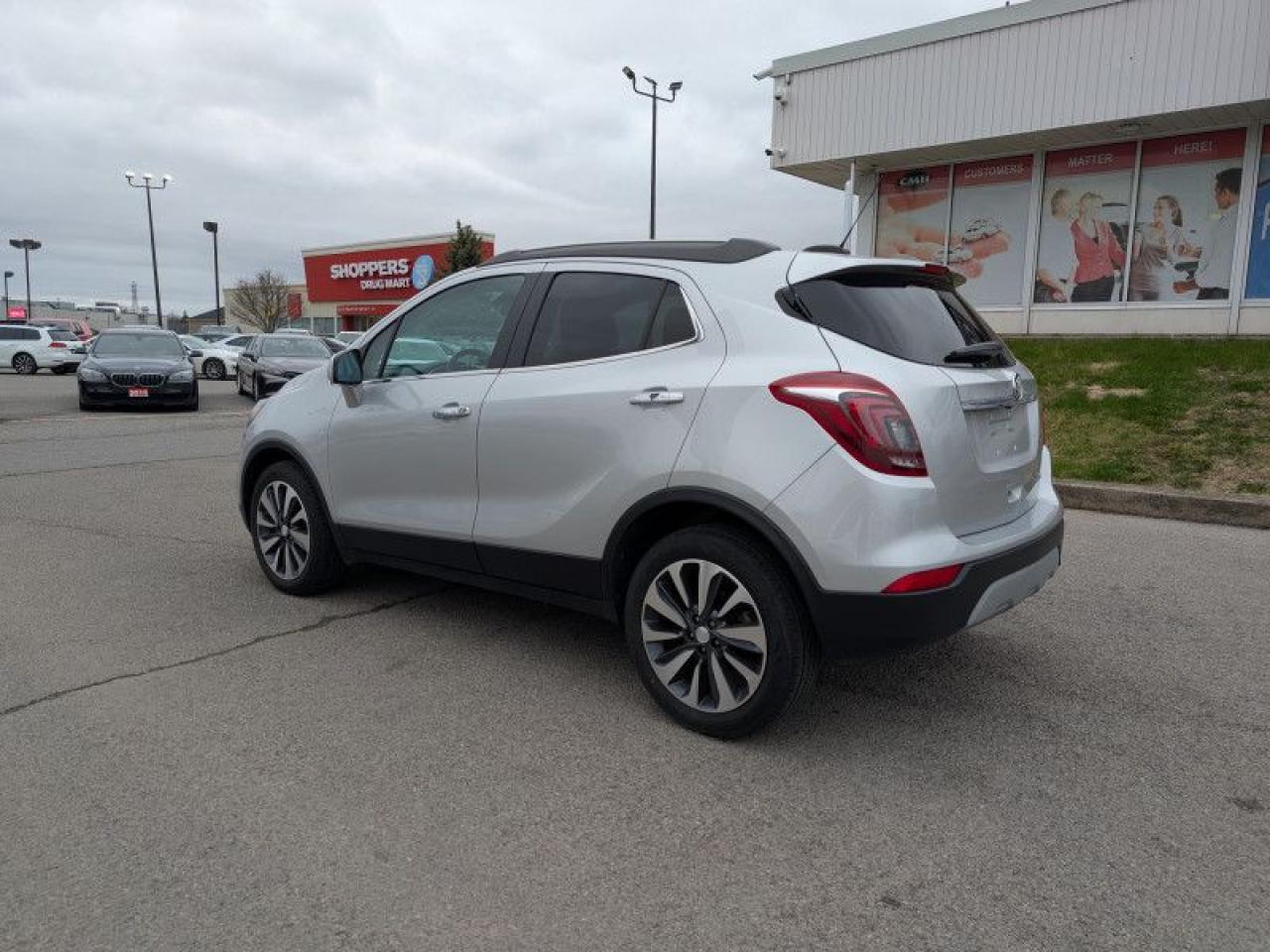 2021 Buick Encore Preferred  **LOW MILEAGE** Photo2