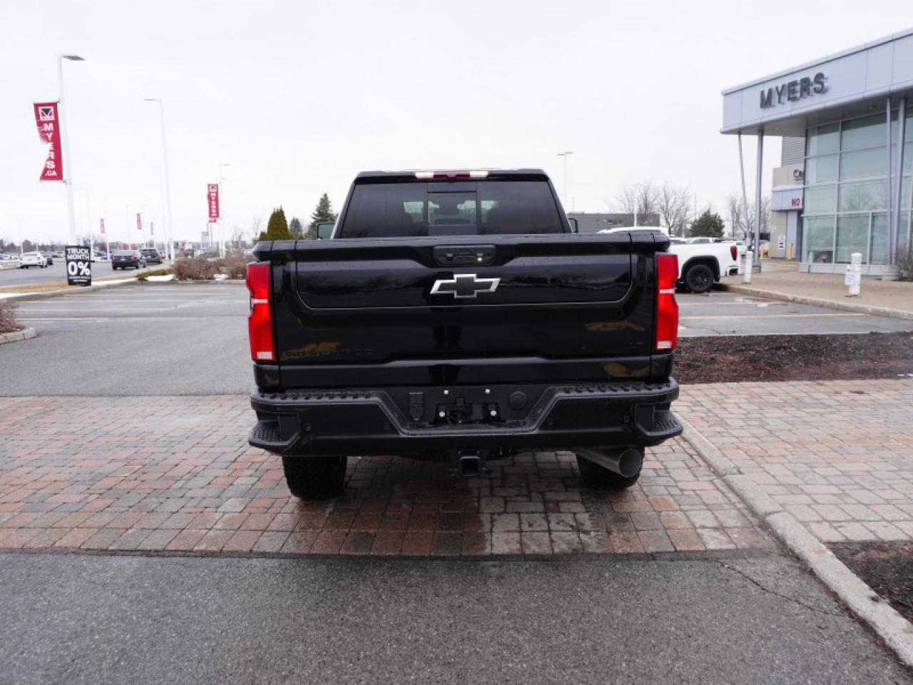 2025 Chevrolet Silverado 2500 HD LT Photo4