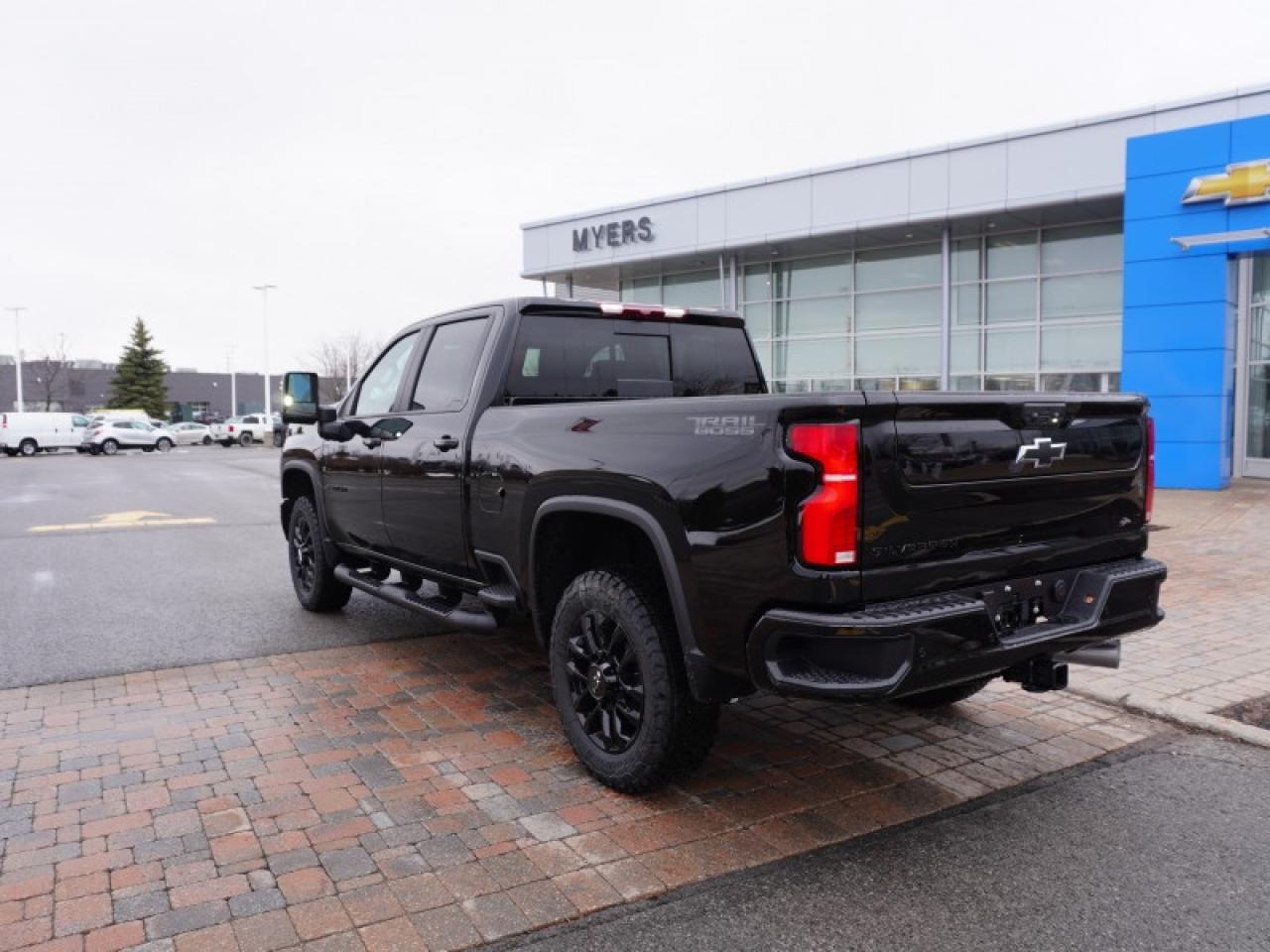 2025 Chevrolet Silverado 2500 HD LT Photo2