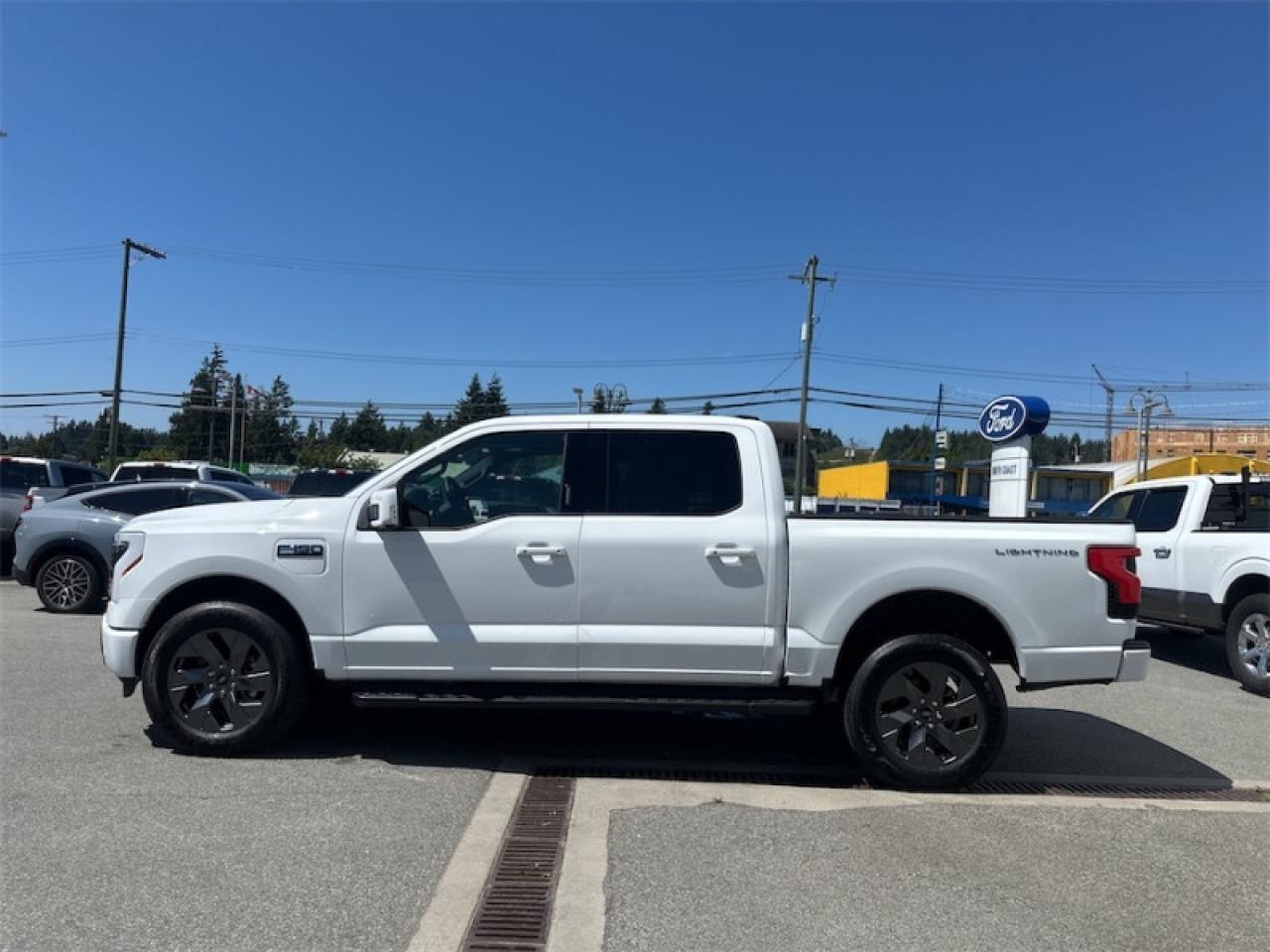 2025 Ford F-150 Lightning Lariat Photo5