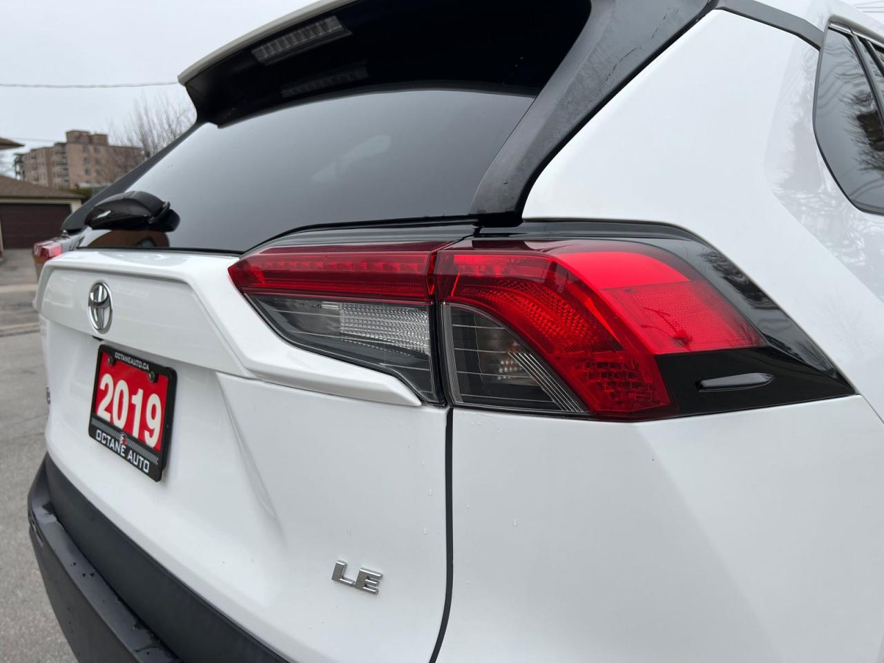 2019 Toyota RAV4 LE - Photo #9